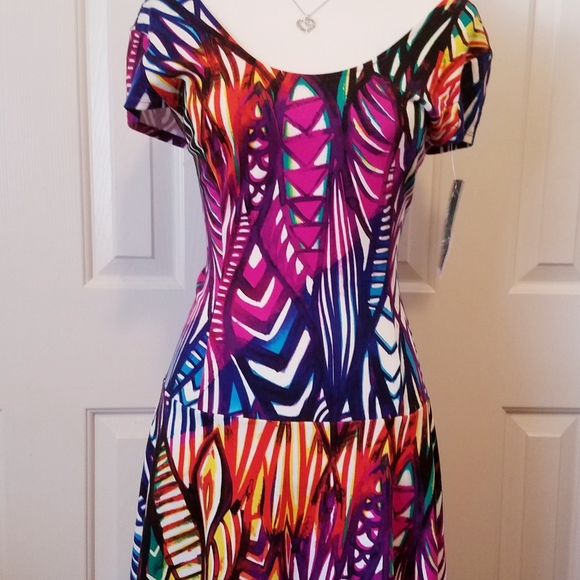 Juniors Dress- Sz S-Colorful Design-New - Picture 1 of 3